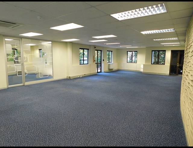 1,578M² OFFICE TO LET IN HYDE PARK